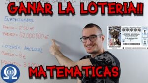 Hombre sonriente señalando una pizarra blanca con anotaciones sobre Euromillones y Lotería Nacional, un billete de lotería en la esquina y titulares rojos llamativos sobre ganar la lotería y matemáticas que sugieren un análisis visual accesible de probabilidades y premios; ¿Quién tiene más probabilidades de ganar: Lotería Nacional o Cupón Extra?